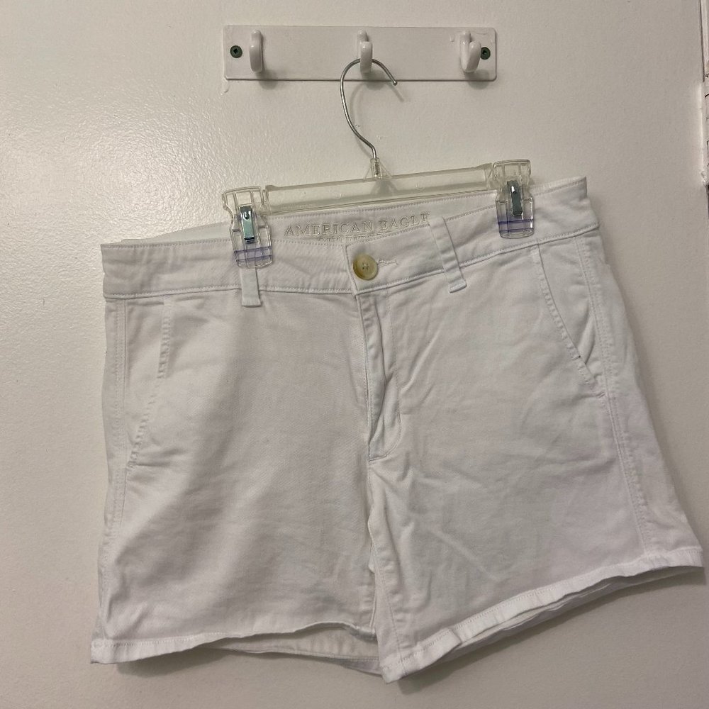American Eagle Midi Chino Shorts - Size 8 - White